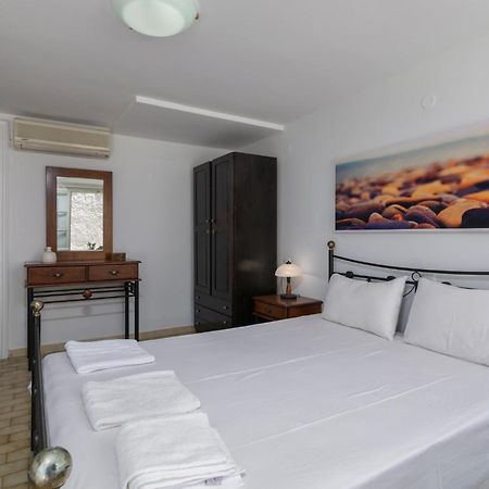 Areti'S Milos Guesthouses 阿达玛斯 外观 照片