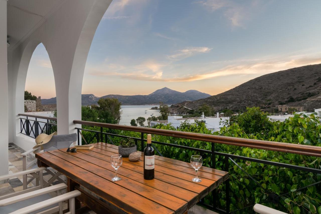 Areti'S Milos Guesthouses 阿达玛斯 外观 照片