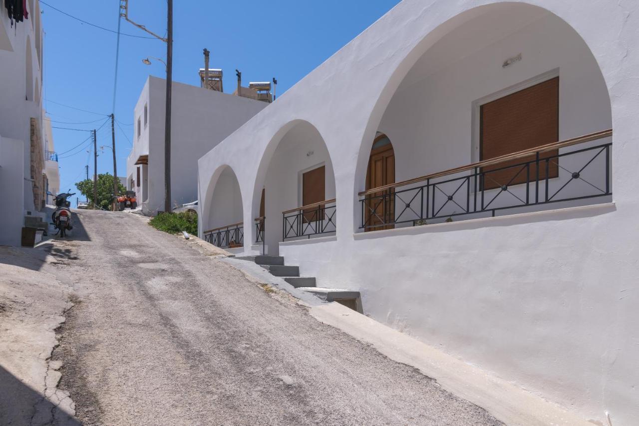 Areti'S Milos Guesthouses 阿达玛斯 外观 照片
