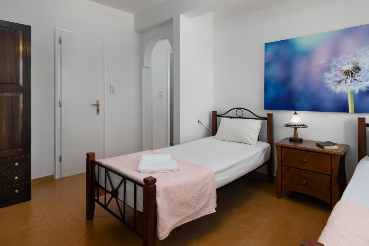 Areti'S Milos Guesthouses 阿达玛斯 外观 照片