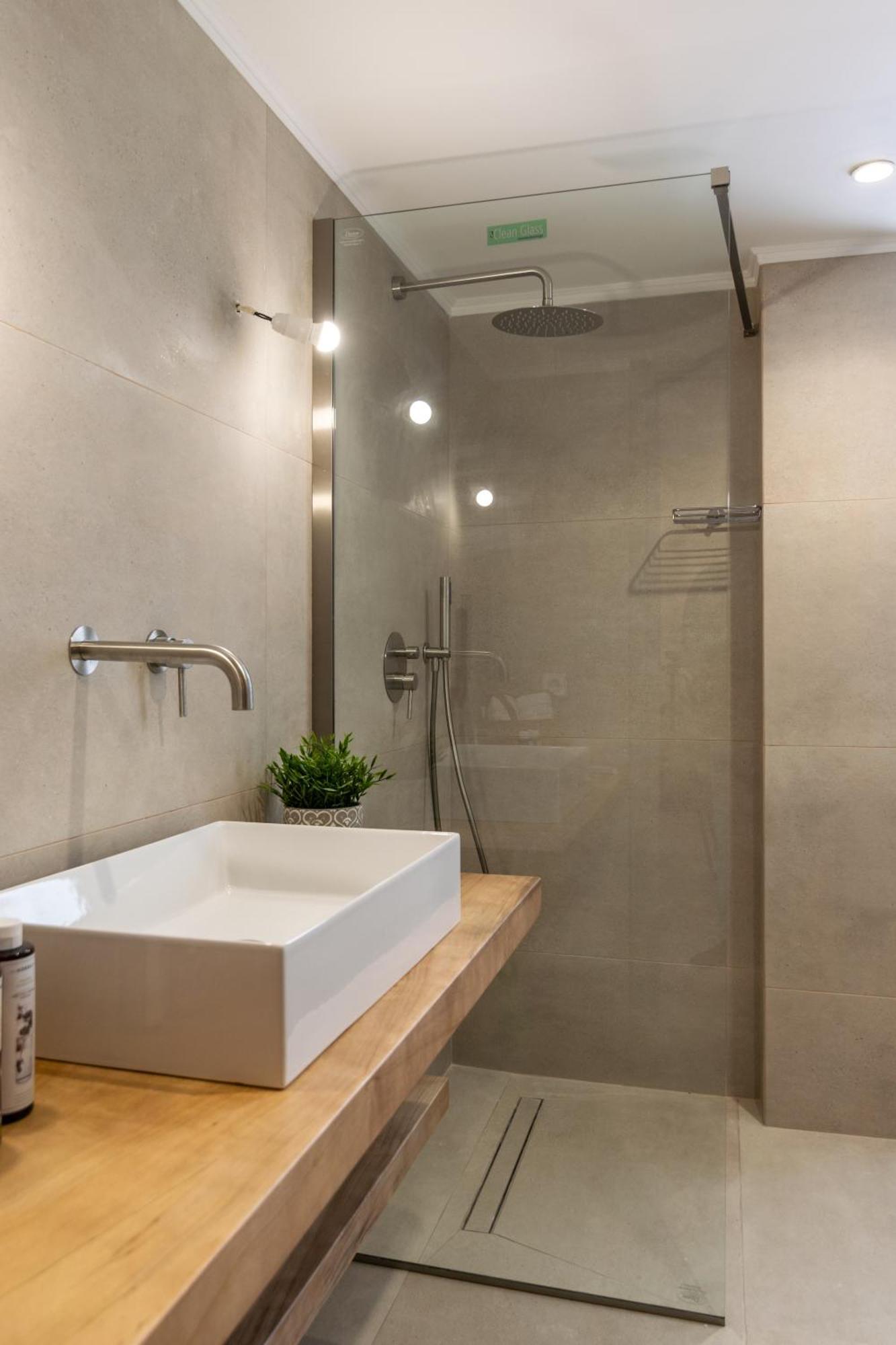 Areti'S Milos Guesthouses 阿达玛斯 外观 照片